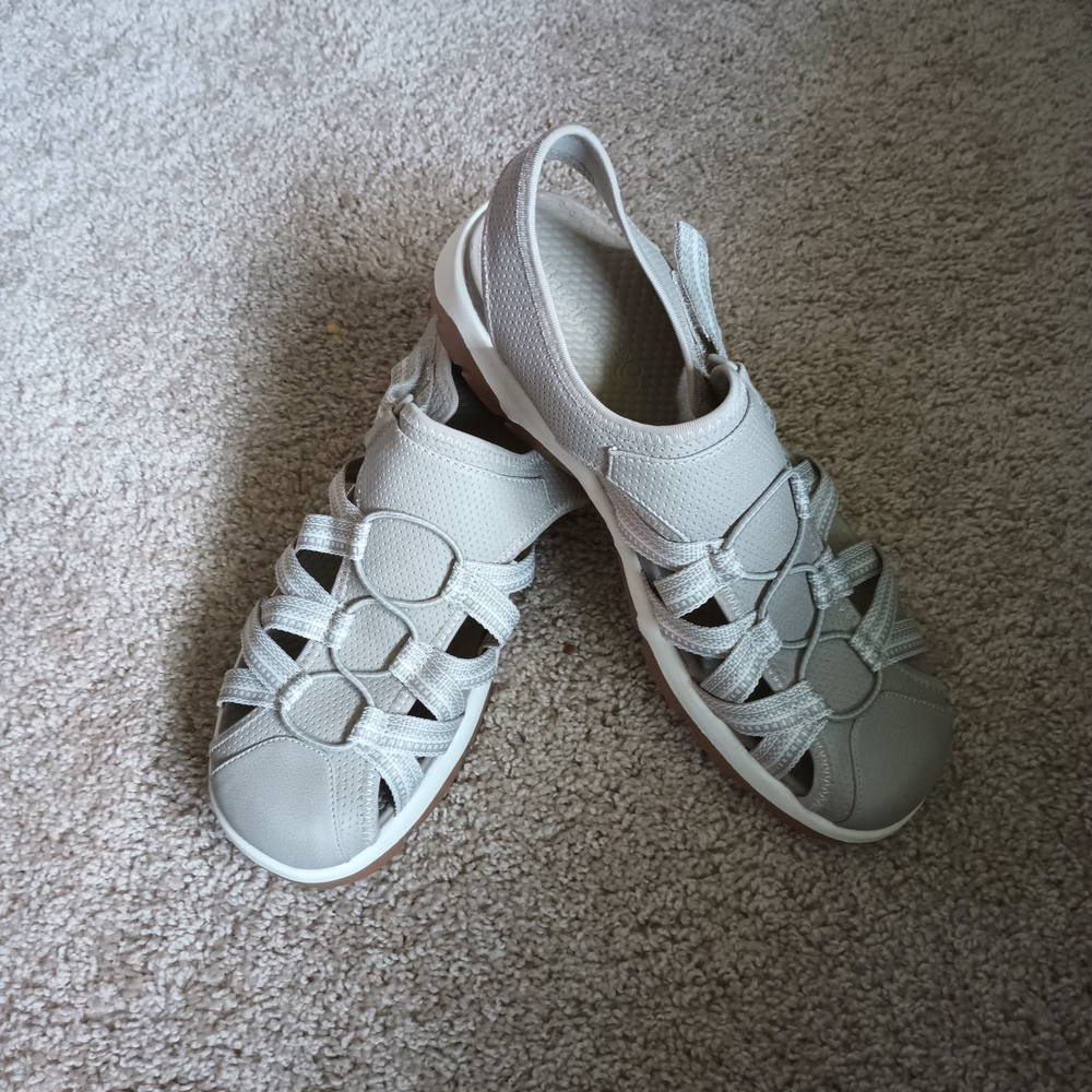 BareTraps Light Gray Lana Sandals 10M